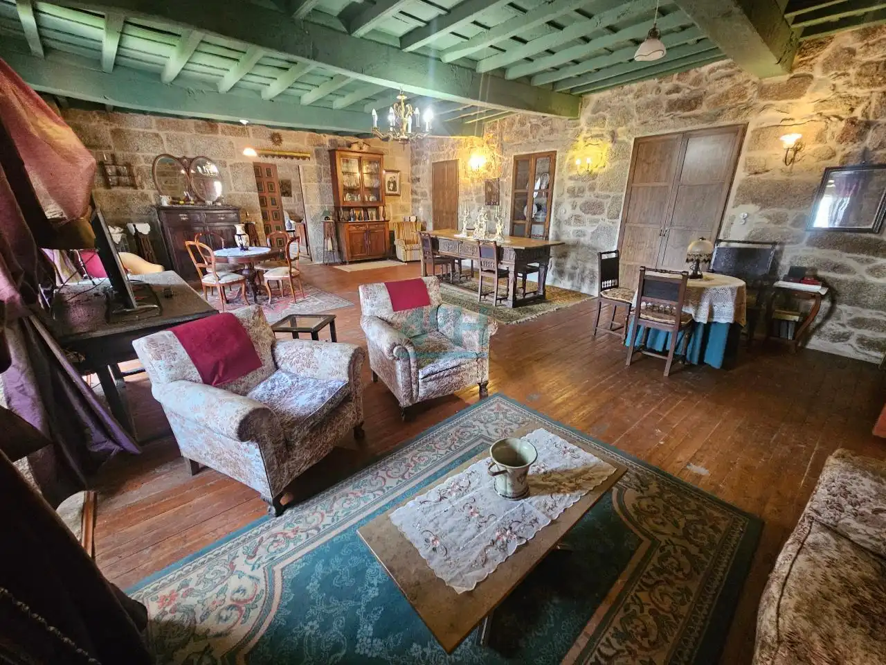 Comedor de Finca rústica en venta en Beade  con Jardín privado y Amueblado