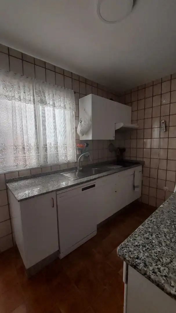 Küche von Einfamilien-Reihenhaus zum Verkauf in La Manga del Mar Menor mit Klimaanlage, Heizung und Terrasse