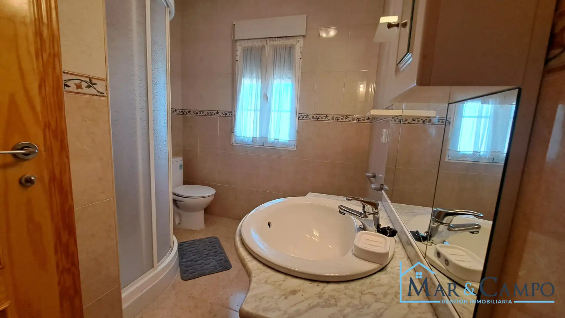 Baño de Casa adosada en venta en Los Alcázares con Aire acondicionado, Jardín privado y Amueblado