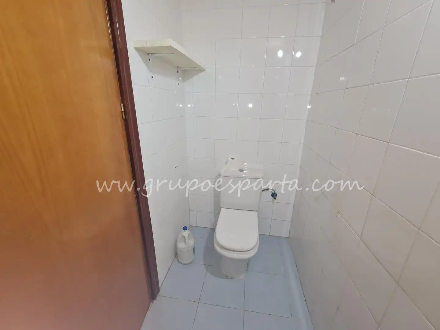 Baño de Nave industrial en venta en Santiponce