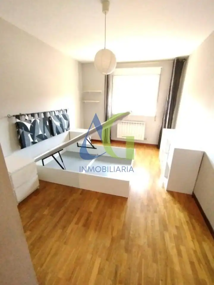 Bedroom of Apartments for rent in Villaquilambre  with Heating, Parquet flooring and Storage room