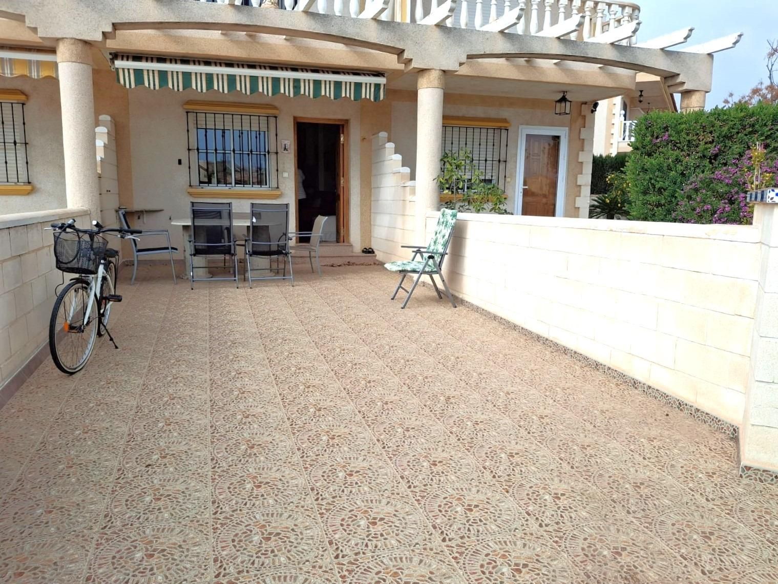 Terrassa de Casa adosada en venda en Pilar de la Horadada amb Terrassa, Traster i Balcó