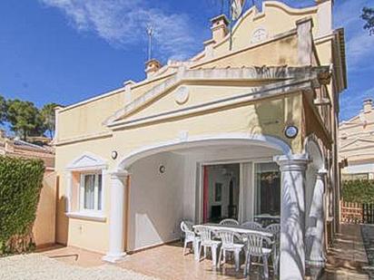 Vista exterior de Casa o xalet en venda en Calpe / Calp amb Aire condicionat, Terrassa i Balcó