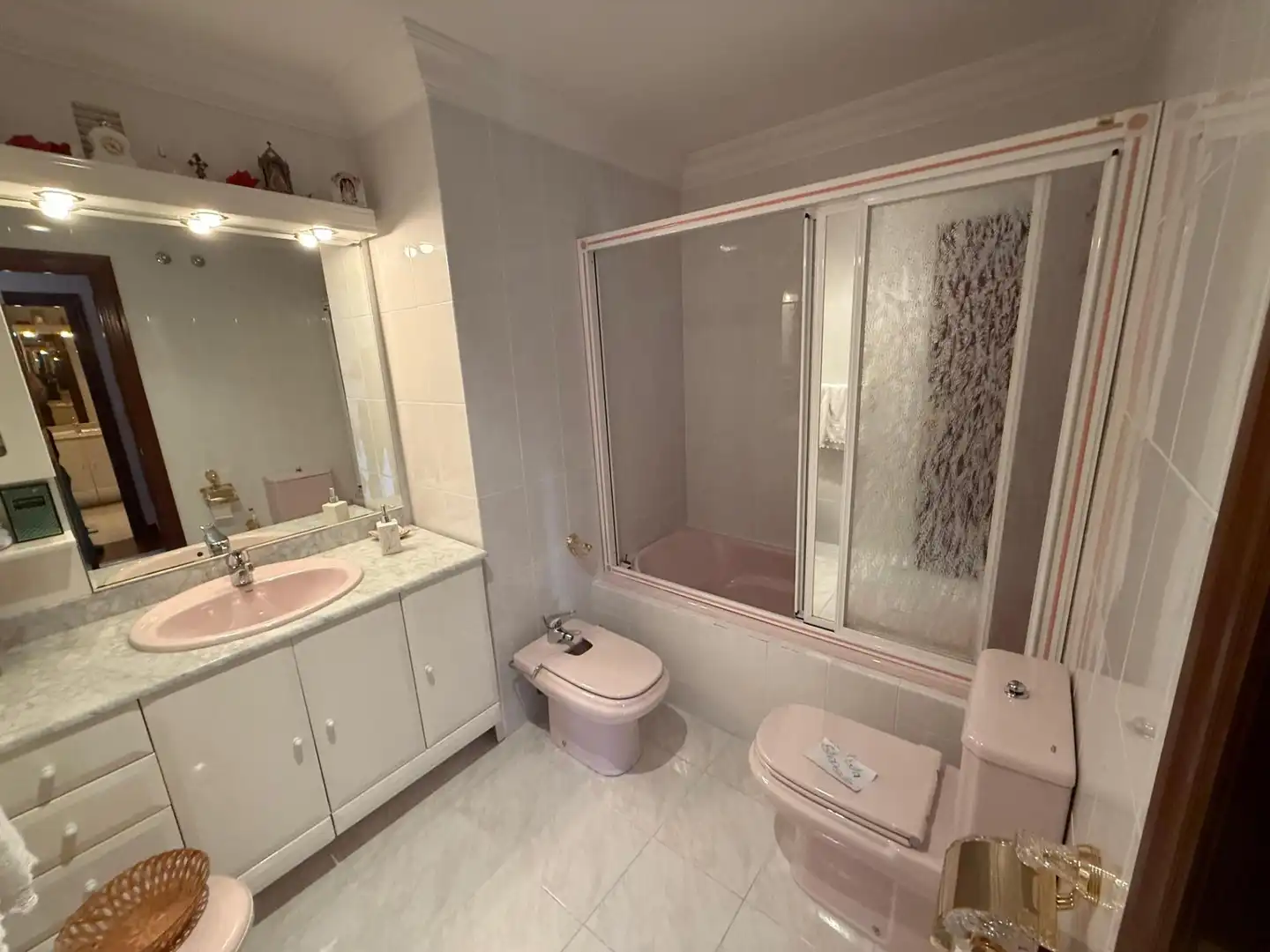 Baño de Piso en venta en Basauri  con Calefacción, Trastero y Amueblado