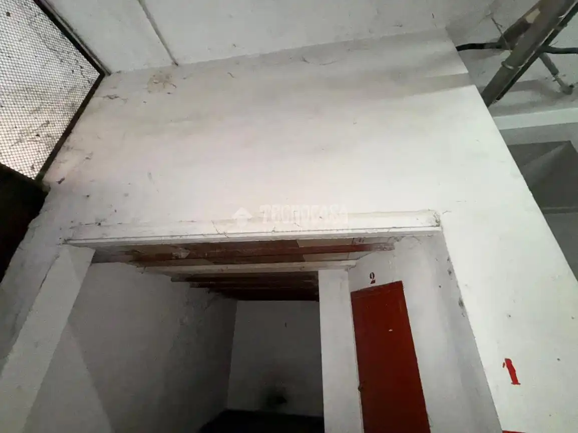 Garage zum Verkauf in Zaragoza