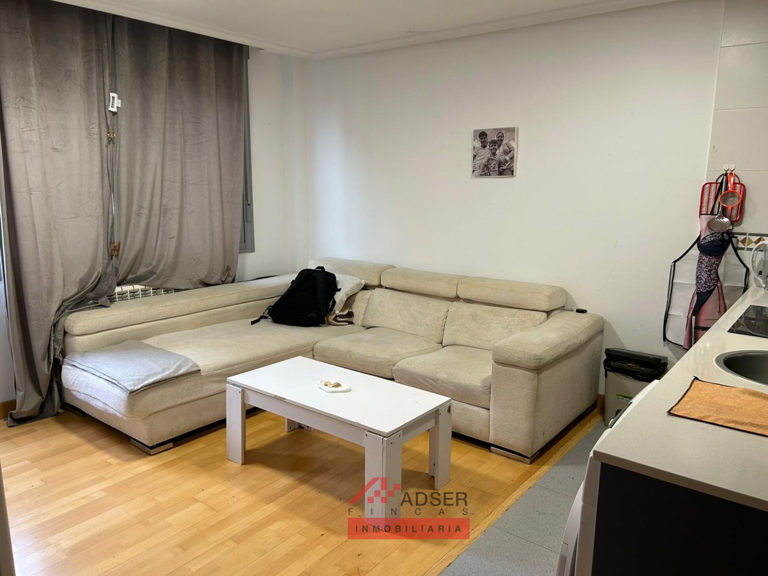 Sala de estar de Oficina de alquiler en Lardero con Calefacción