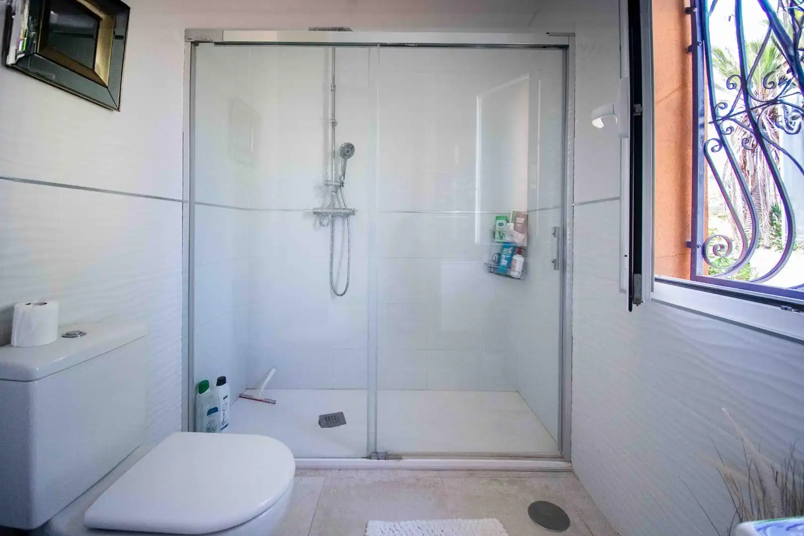 Baño de Casa adosada en venta en L'Alfàs del Pi con Aire acondicionado, Calefacción y Jardín privado