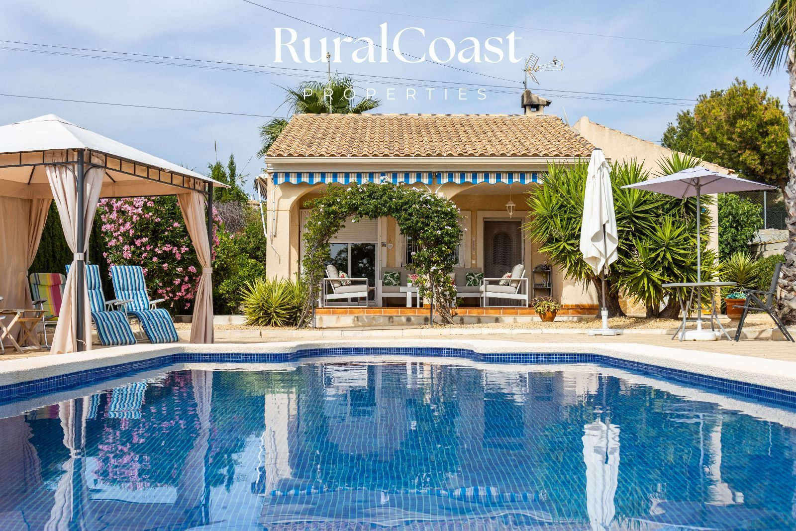 Exterior view of House or chalet for sale in Busot  with Air Conditioner, Heating and Terrace