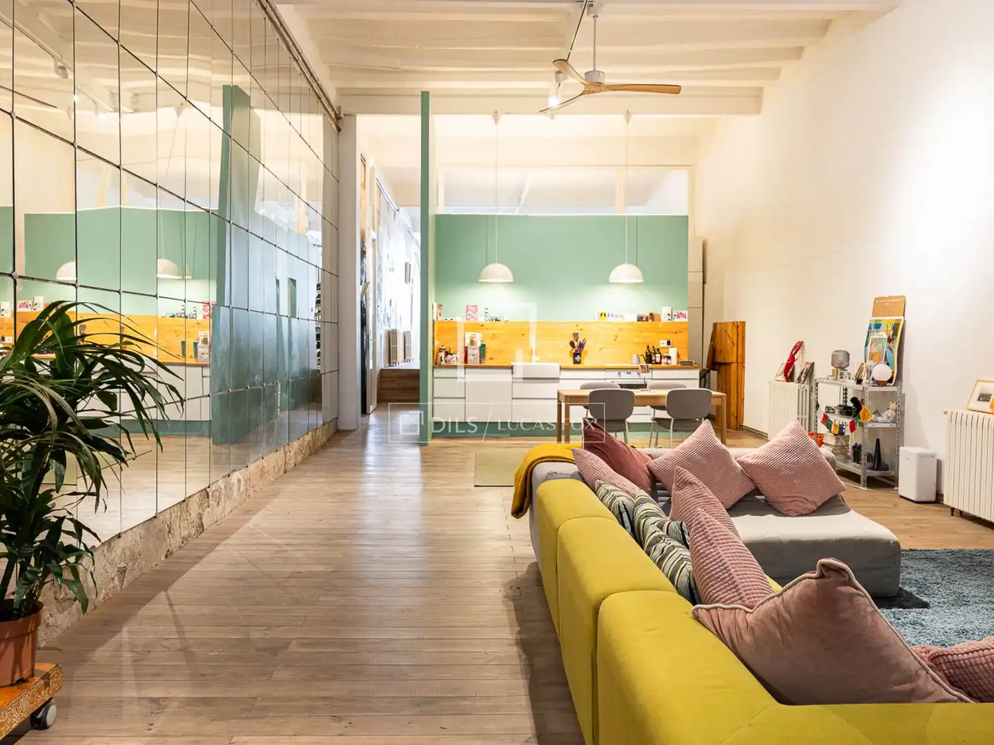 Wohnzimmer von Wohnung zum Verkauf in Barcelona mit Heizung