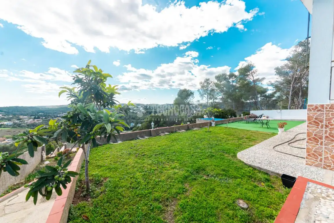 Jardí de Casa o xalet en venda en Cubelles amb Calefacció i Piscina