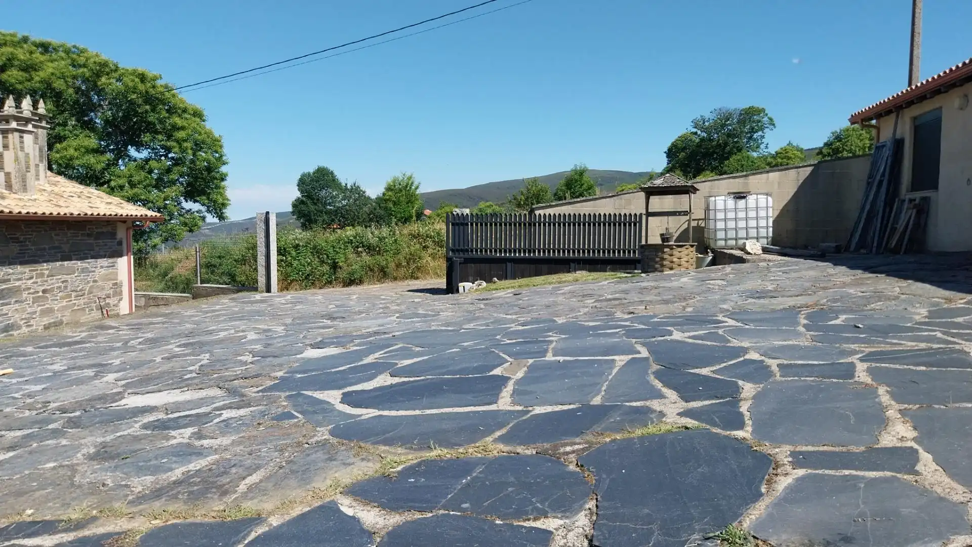 Parking of Houses for sale in Laza  with Private garden, Terrace and Furnished