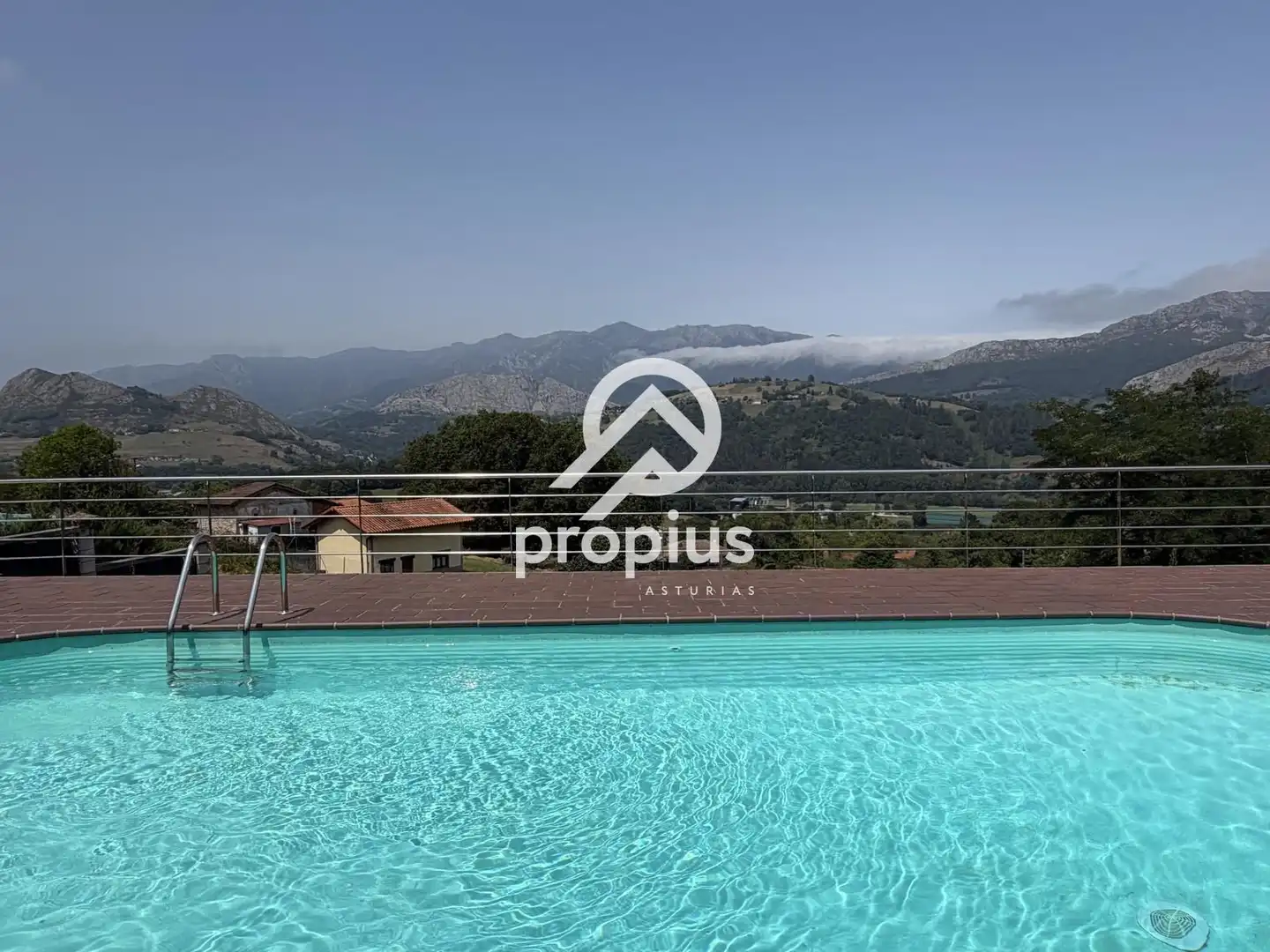 Piscina de Casa o chalet en venta en Cangas de Onís con Calefacción, Terraza y Trastero