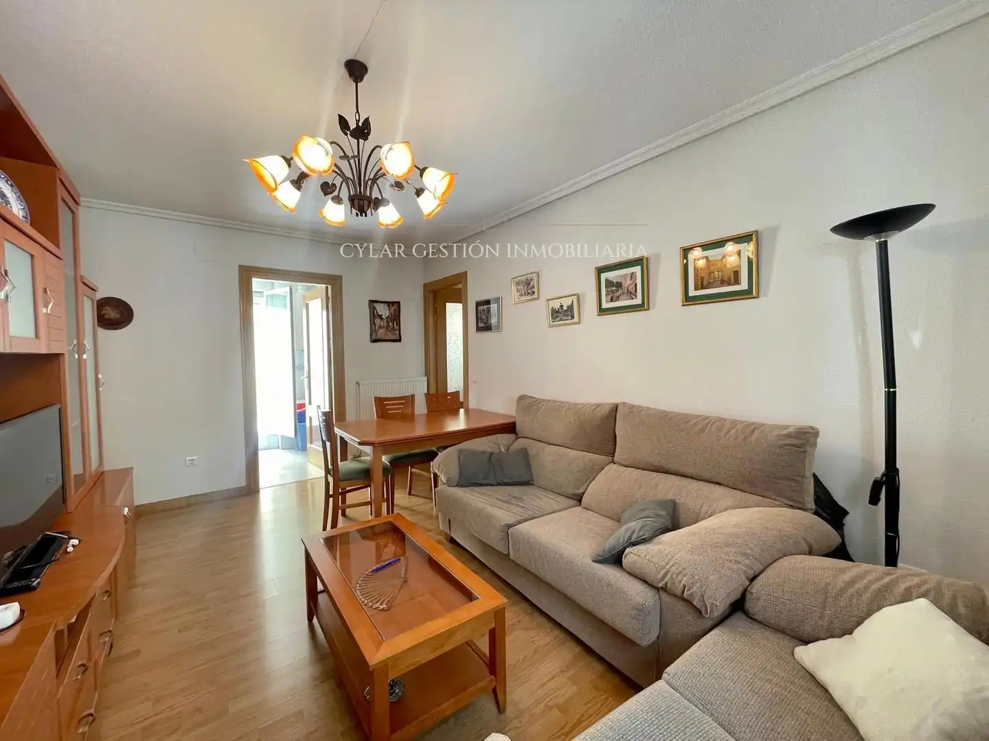 Living room of Flat for rent in Salamanca  with Heating, Parquet flooring and Terrace
