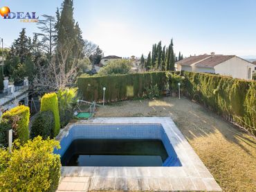 Chalet con piscina en venta en Cájar