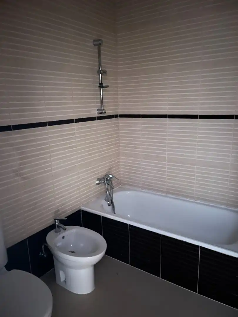 Baño de Piso en venta en Alameda de la Sagra con Calefacción, Jardín privado y Trastero
