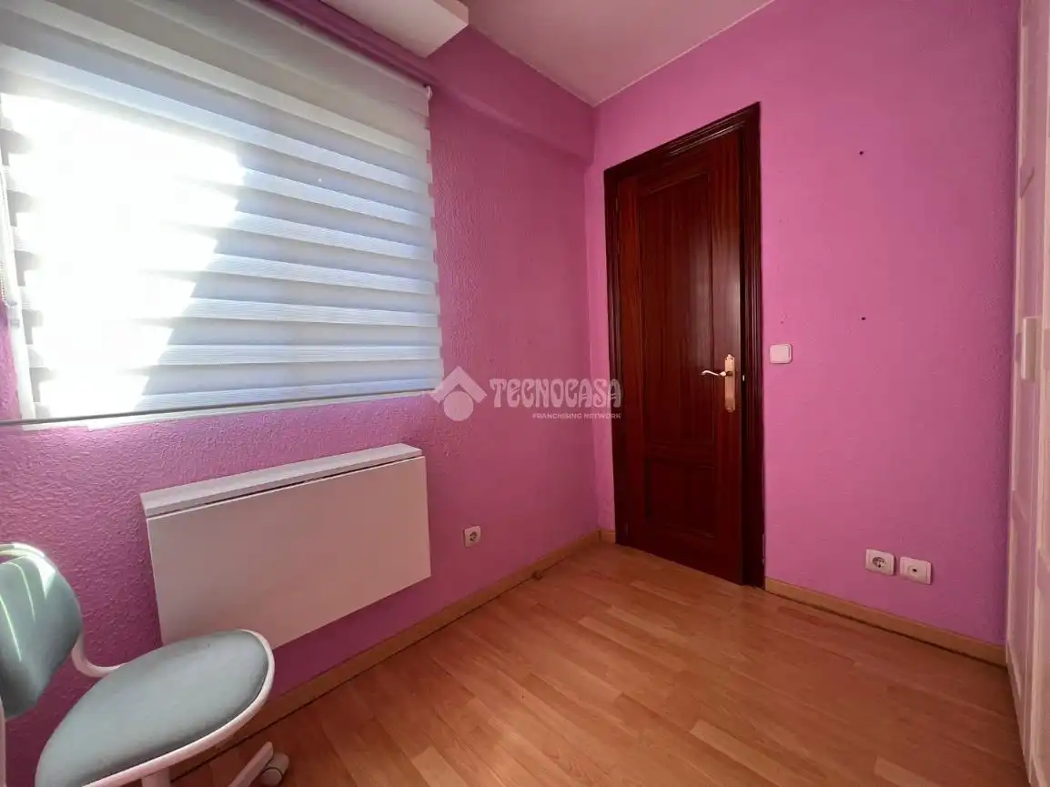 Bedroom of Flat for sale in Zaragoza  with Air Conditioner