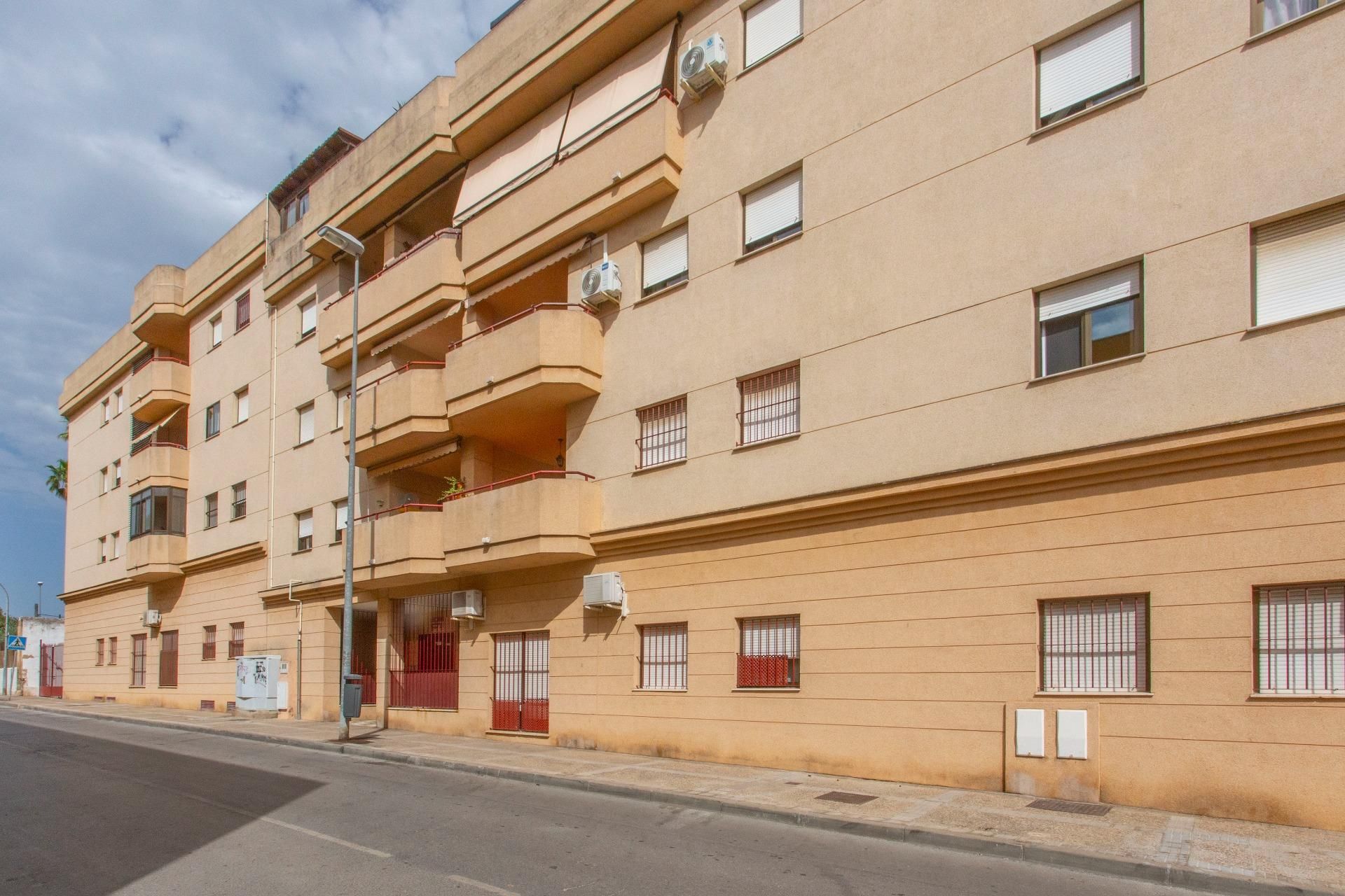 Vista exterior de Planta baixa en venda en Jerez de la Frontera amb Terrassa, Traster i Alarma