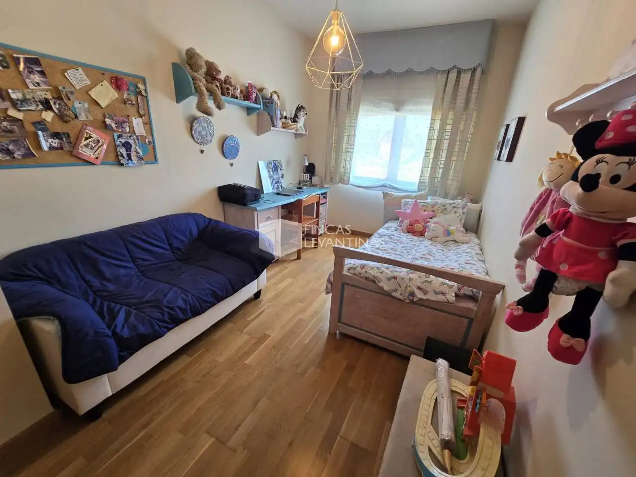 Habitación de Casa o chalet en venta en San Vicente del Raspeig / Sant Vicent del Raspeig con Terraza y Amueblado