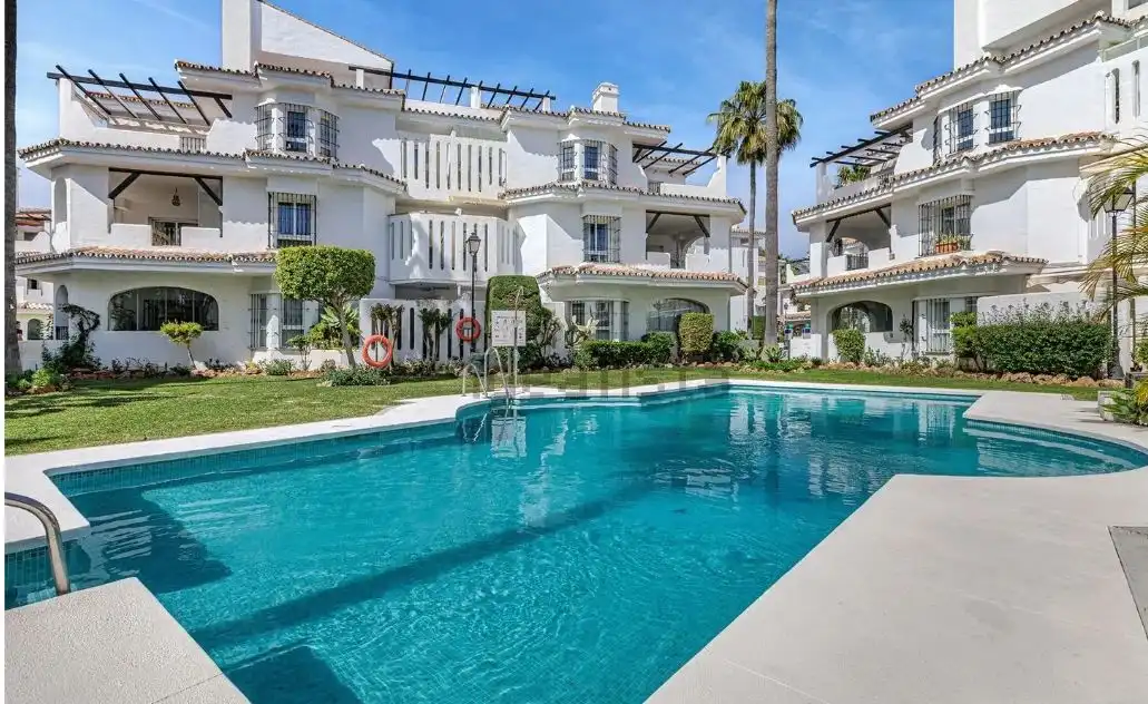 Exterior view of Attic for sale in Marbella  with Air Conditioner, Terrace and Furnished