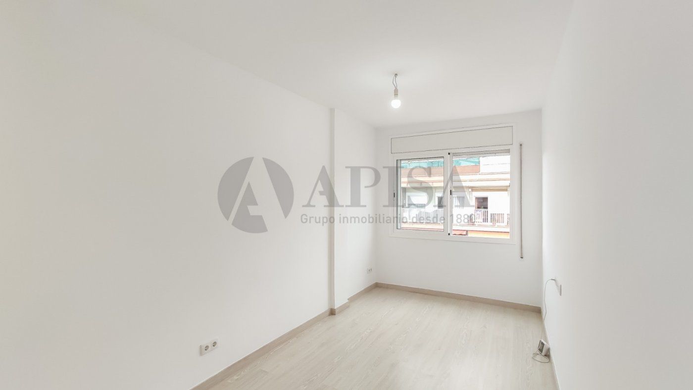 Dormitori de Pis en venda en L'Hospitalet de Llobregat amb Parquet