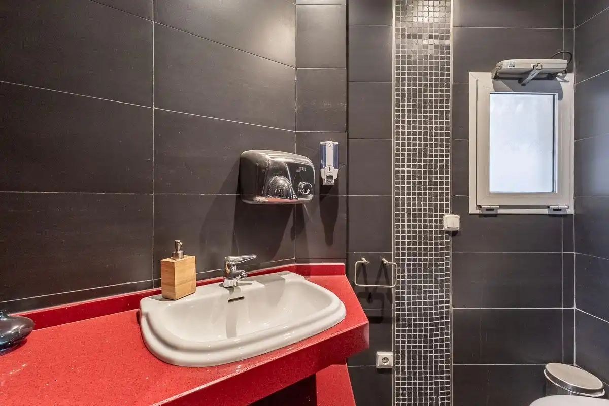 Badezimmer von Geschaftsraum zur Miete in Villa de Otura, Granada