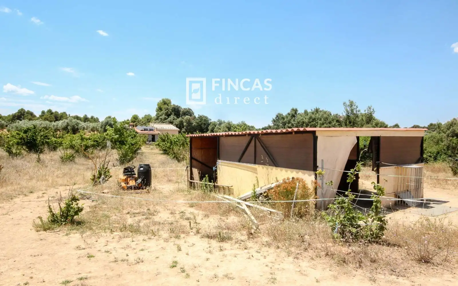 Country homes for sale in Cretas  with Air Conditioner