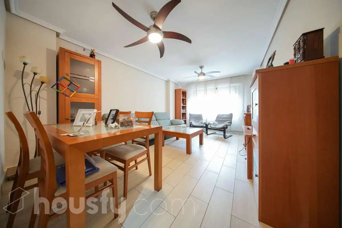 Wohnung mit Aufzug zum Verkauf in Calle Santa Gema .