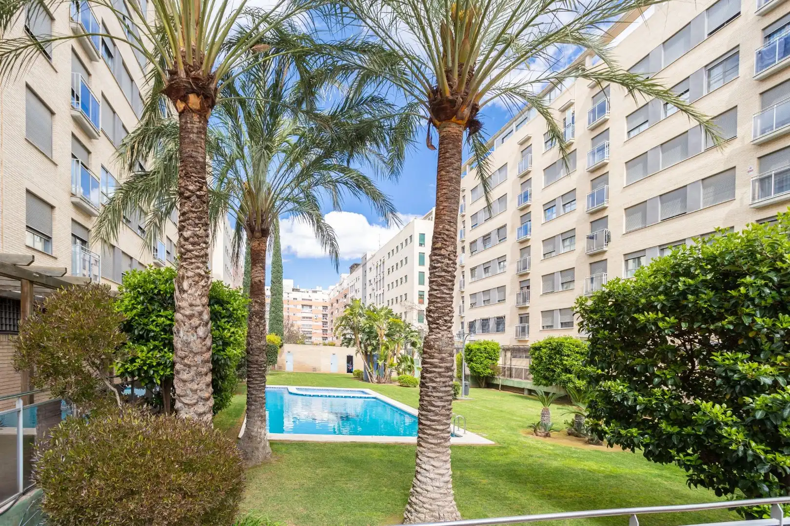 Vista exterior de Àtic en venda en Valencia amb Aire condicionat, Calefacció i Parquet