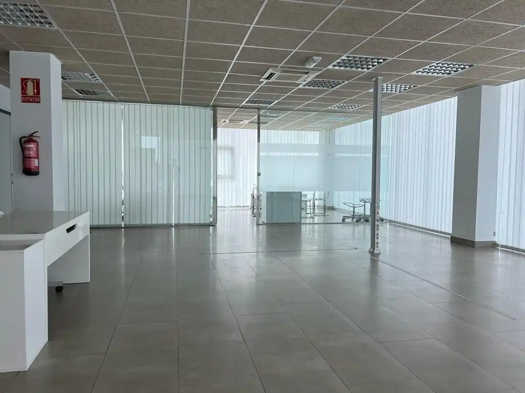 Office space with lift for sale in Centro