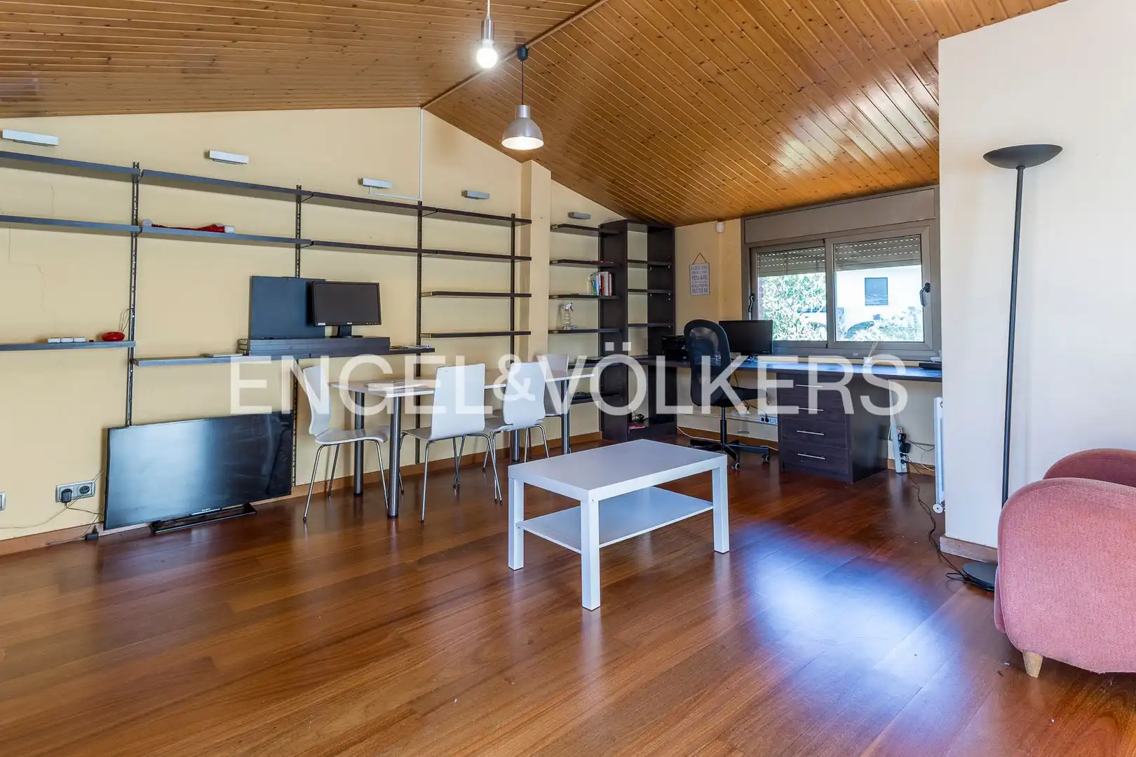 Sala d'estar de Casa o xalet en venda en Argentona amb Aire condicionat, Calefacció i Jardí privat