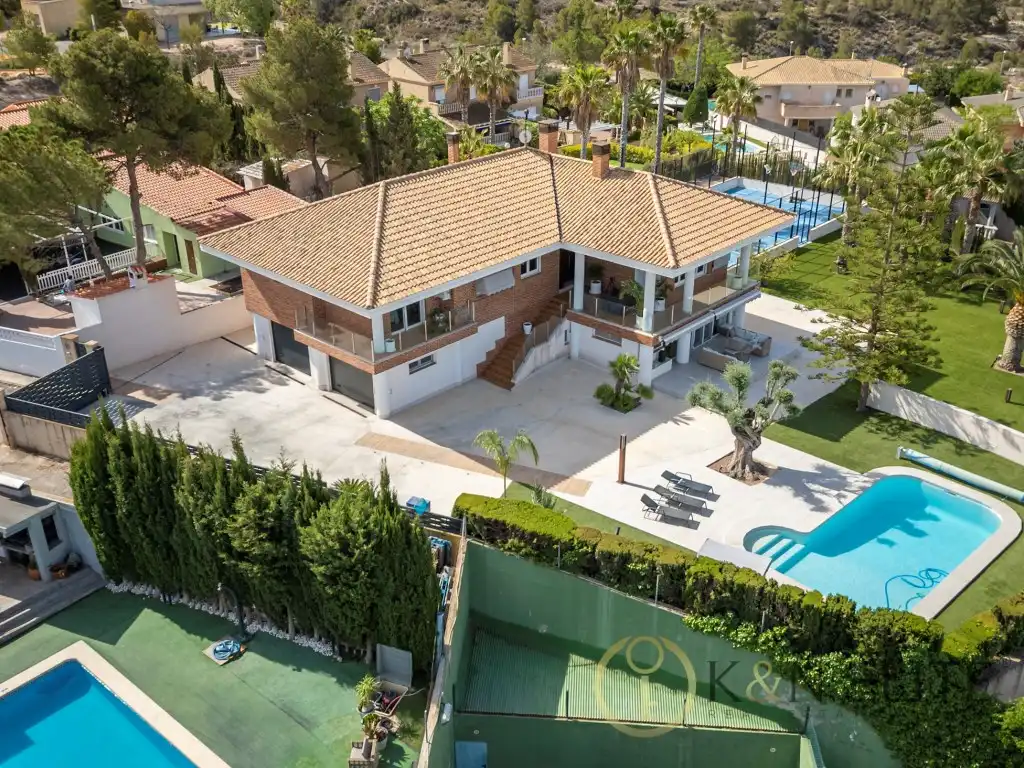 Vista exterior de Casa o chalet en venta en Petrer con Aire acondicionado, Jardín privado y Piscina