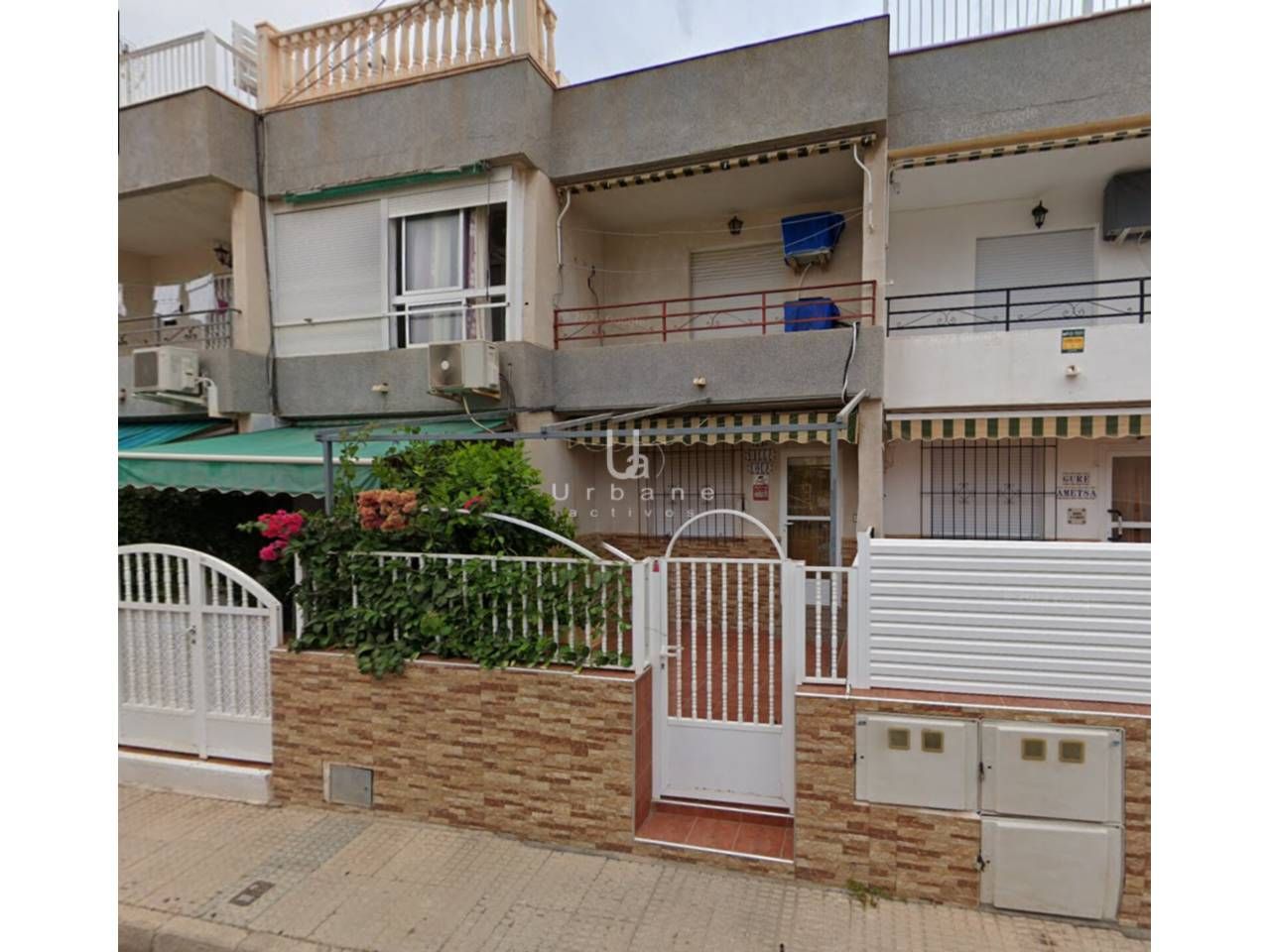 Exterior view of Single-family semi-detached for sale in San Pedro del Pinatar  with Air Conditioner, Heating and Private garden