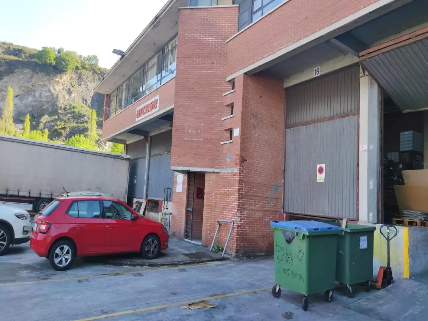 Vista exterior de Oficina en venta en Irun 