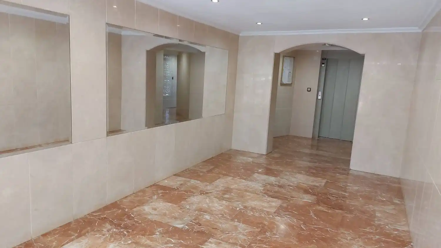 Piso en venta en Alicante / Alacant con Aire acondicionado, Calefacción y Jardín privado