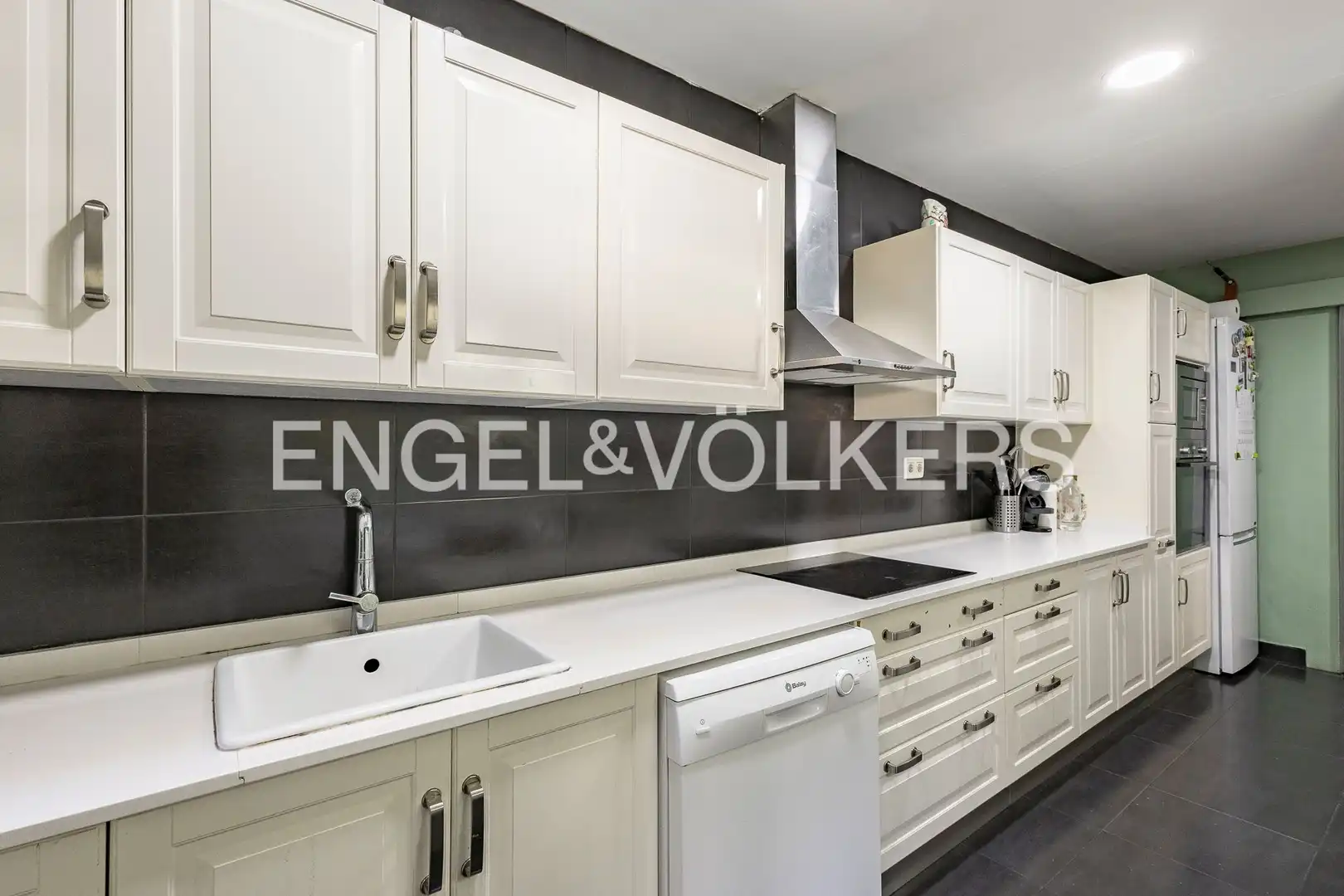 Cocina de Apartamento en venta en Sant Feliu de Llobregat con Aire acondicionado, Calefacción y Jardín privado