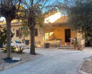 Vista exterior de Casa o xalet en venda en L'Eliana amb Aire condicionat, Calefacció i Jardí privat
