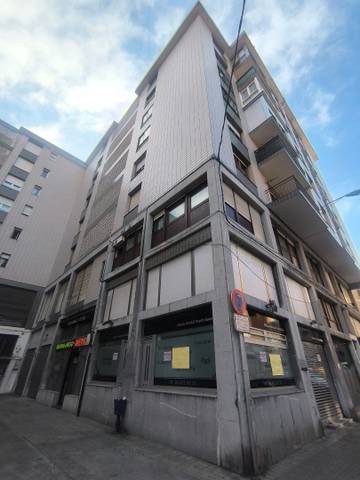 Local comercial en Alquiler en Azeta - Abatxolo