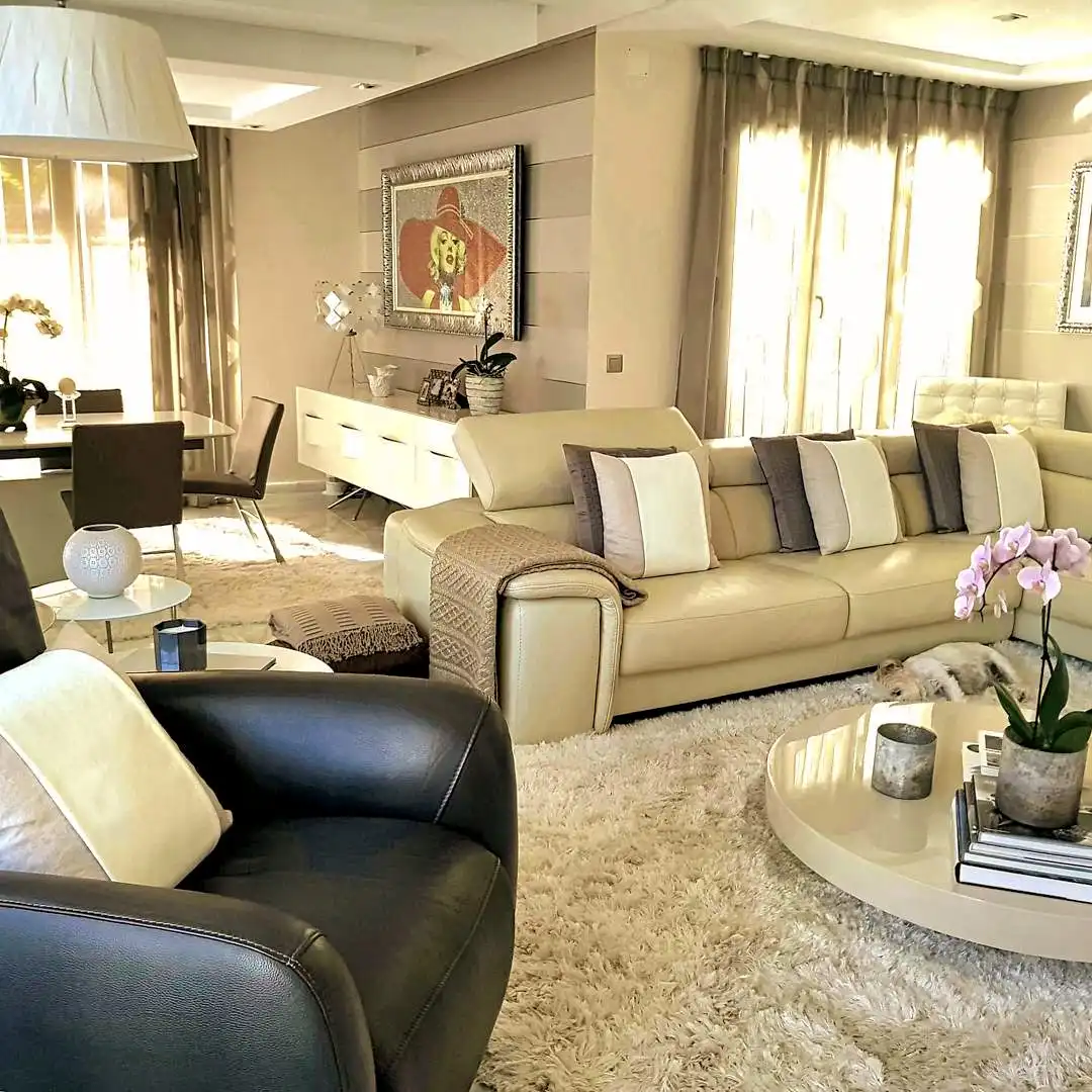 Sala d'estar de Casa o xalet en venda en Alhaurín de la Torre amb Aire condicionat, Jardí privat i Terrassa