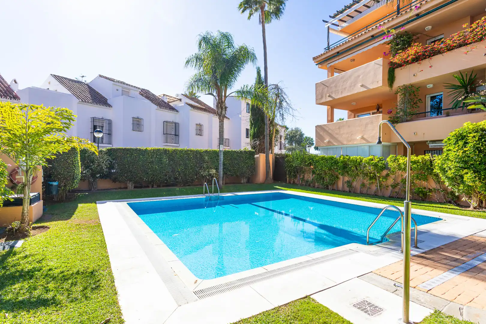 Piscina de Apartament en venda en Marbella amb Aire condicionat, Terrassa i Traster
