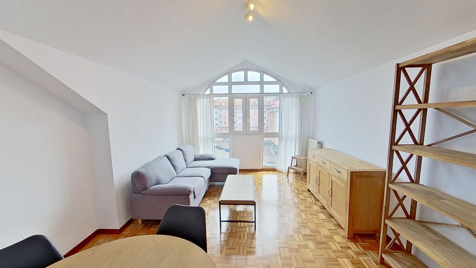 Sala d'estar de Àtic en venda en Santander amb Calefacció, Parquet i Moblat