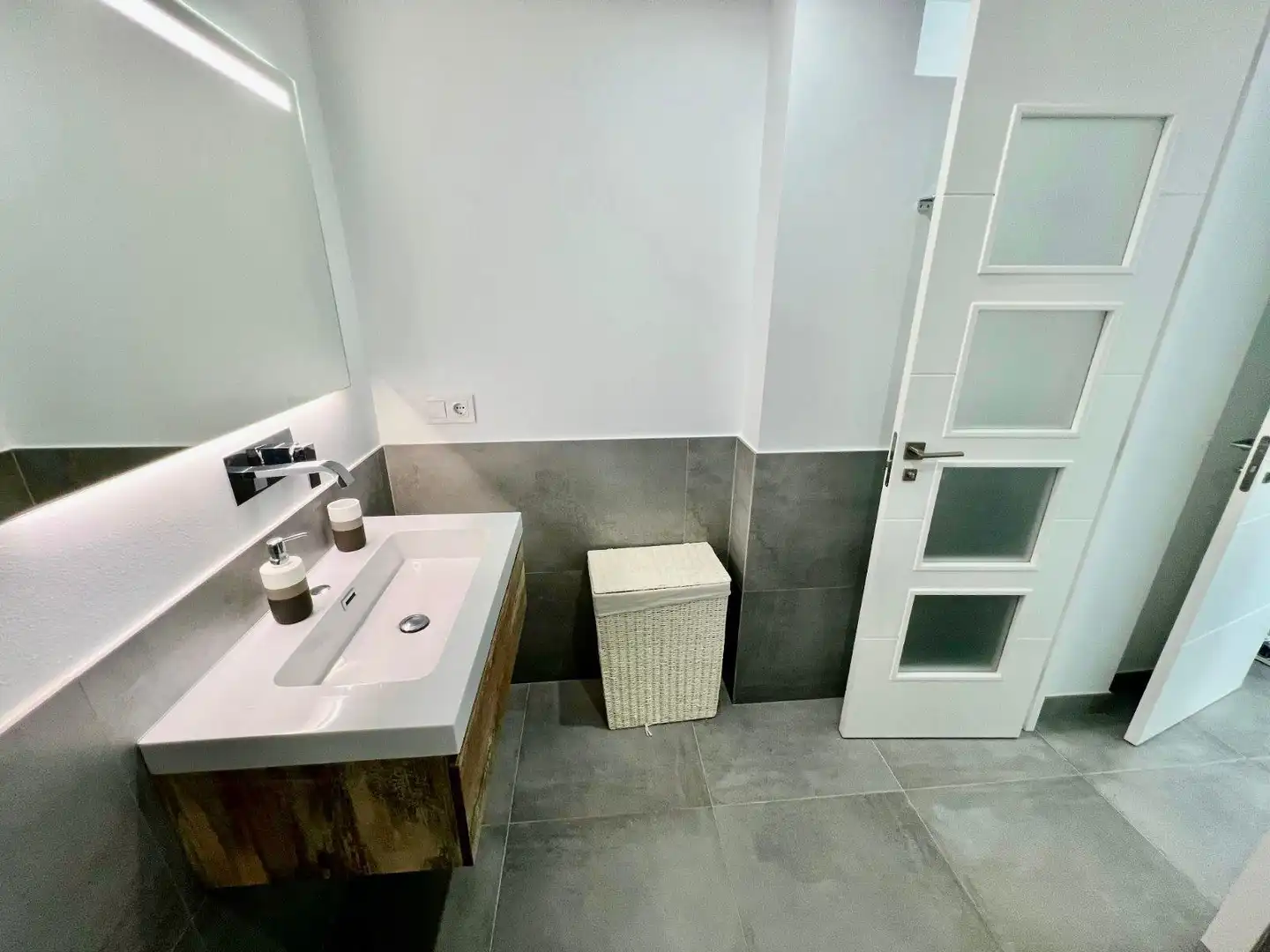 Bathroom of Houses for rent in Almonte  with Air Conditioner, Private garden and Terrace