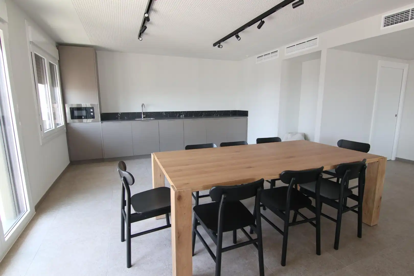 Cocina de Piso de alquiler en Terrassa con Aire acondicionado, Calefacción y Jardín privado