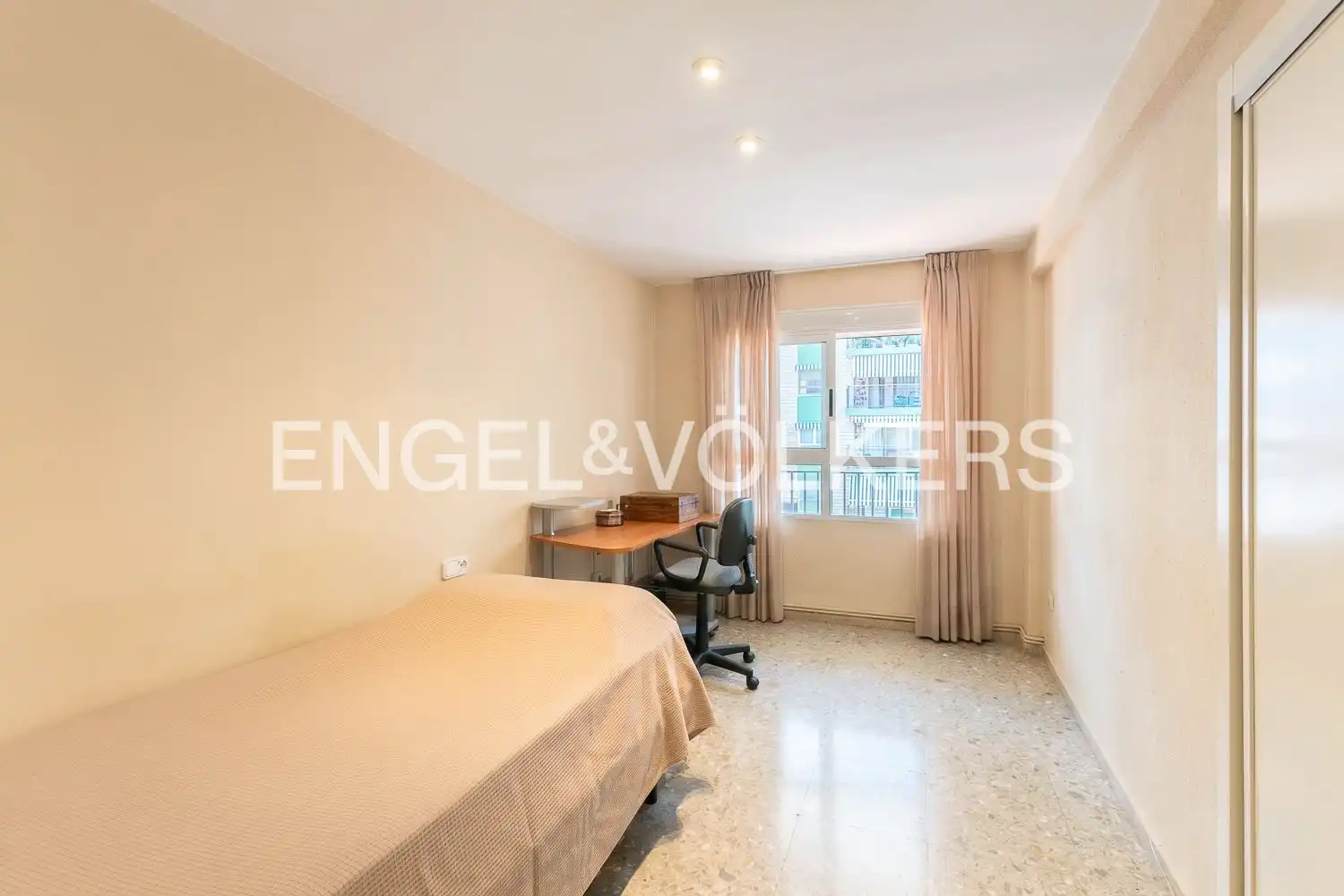 Habitación de Piso en venta en Valencia con Calefacción y Terraza