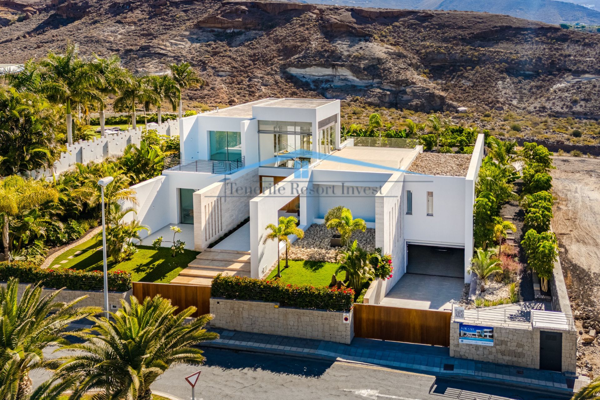 Exterior view of House or chalet for sale in Adeje  with Air Conditioner, Heating and Private garden