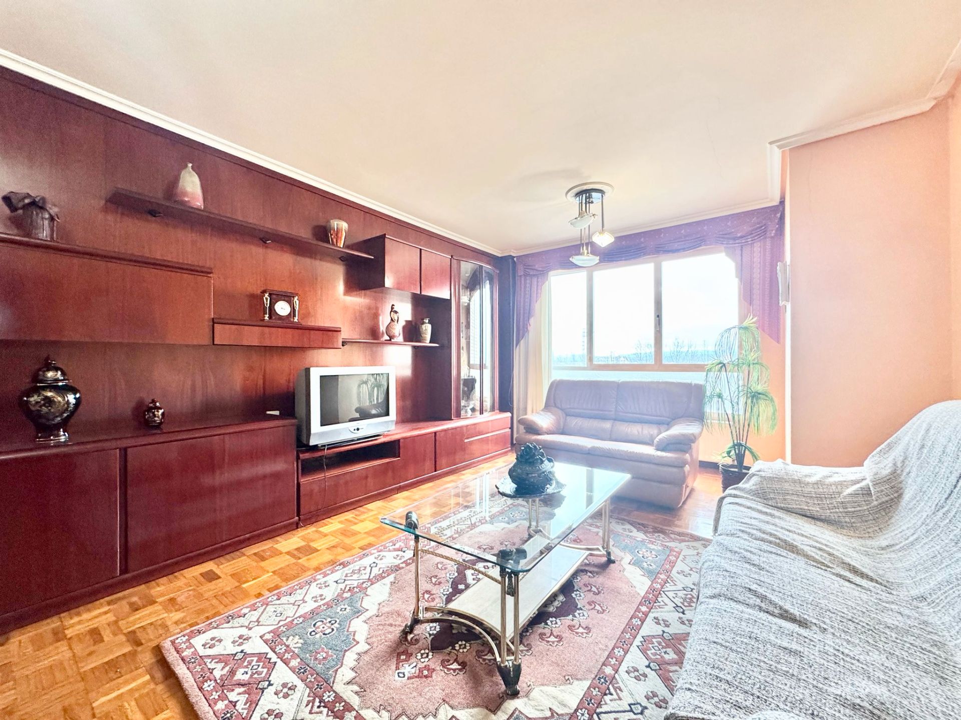 Sala de estar de Piso en venta en Vitoria - Gasteiz con Trastero