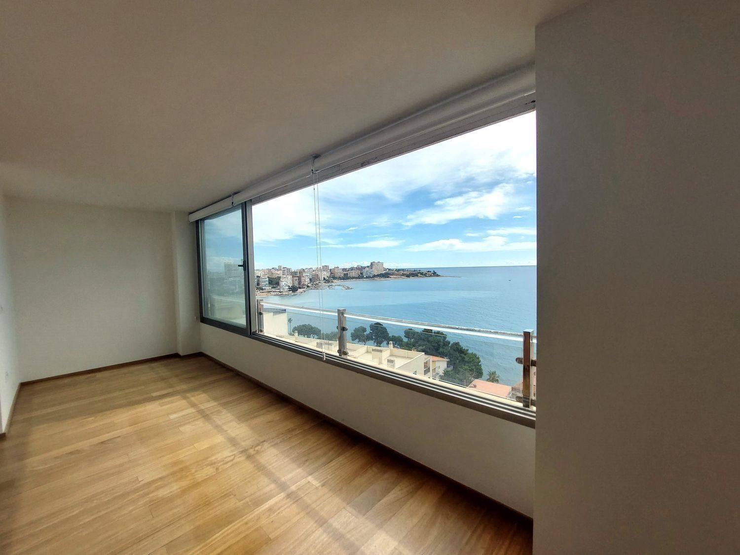 Dormitori de Pis en venda en Alicante / Alacant amb Aire condicionat, Jardí privat i Parquet