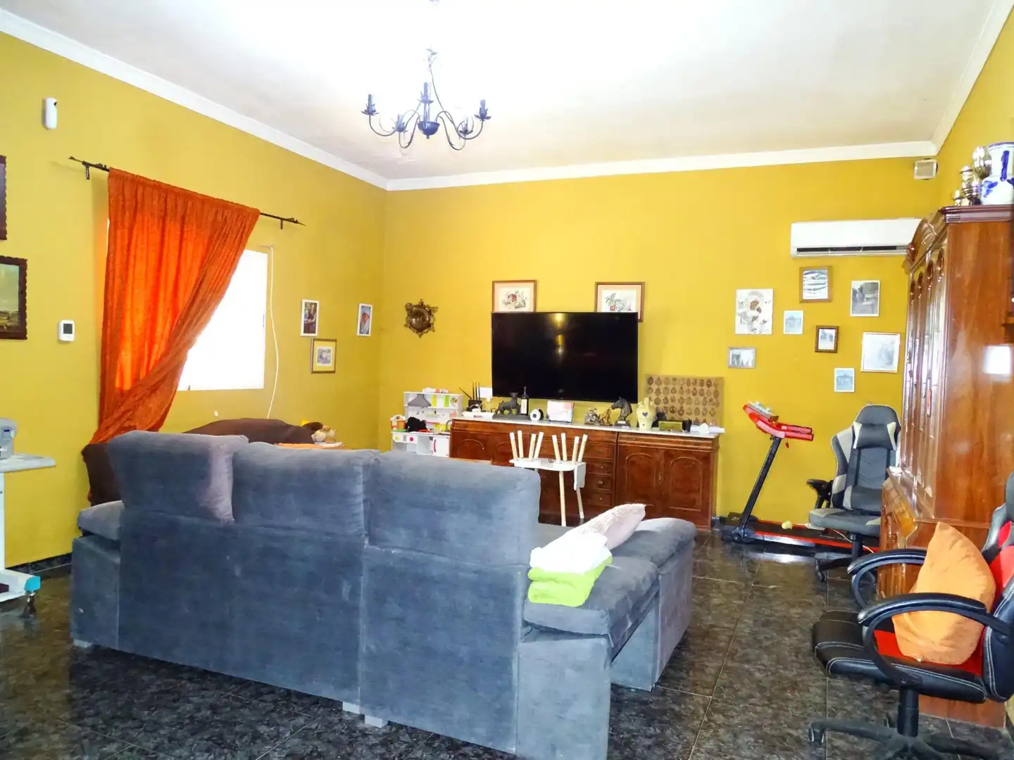 Chalet con piscina en venta en Carmona, imagen 4