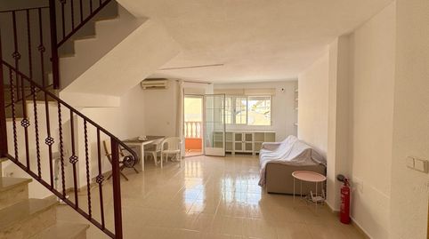Encantador Apartamento de 3 Dormitorios con Amplia Terraza en Los Alcázares Este apartamento en primera planta sin ascensor ofrece