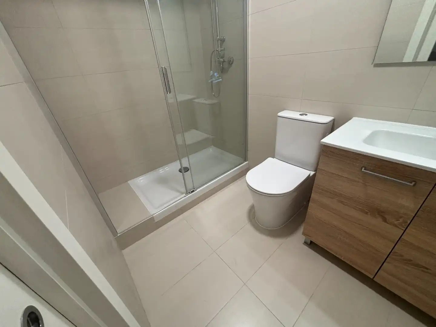 Baño de Dúplex de alquiler en Lleida con Aire acondicionado, Calefacción y Parquet