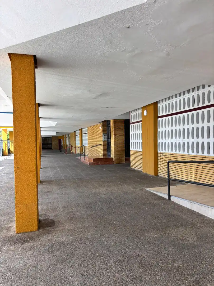 Flat for sale in Sevilla  with Air Conditioner and Community pool